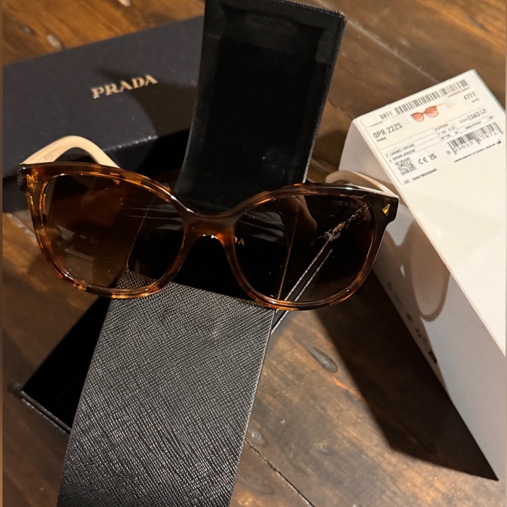 Prada PR 22ZS Sunglasses - Picture 6 of 10
